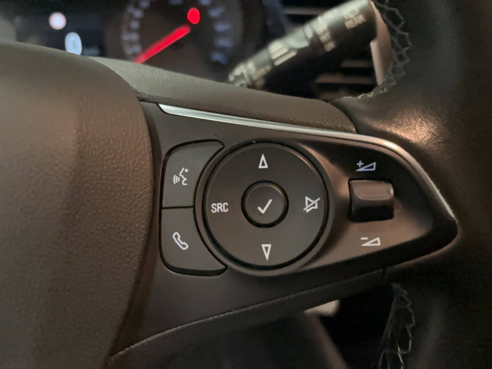 Acheter Opel Crossland X Crossland X 1.2 Turbo 110 ch Design 120 ans 5p occasion dans les concessions du Groupe Faurie