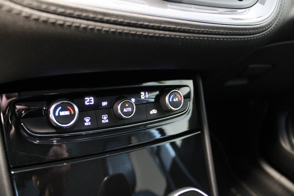 Acheter Opel Grandland X Grandland X 1.5 Diesel 130 ch BVA8 Elite 5p occasion dans les concessions du Groupe Faurie