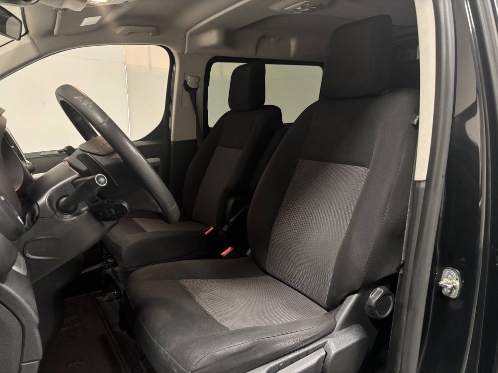 Acheter Opel Vivaro Fourgon VIVARO CA FIXE L3 2.0 DIESEL 180 CH PTAC AUGMENTE BVA8 PACK BUSINESS 4p occasion dans les concessions du Groupe Faurie