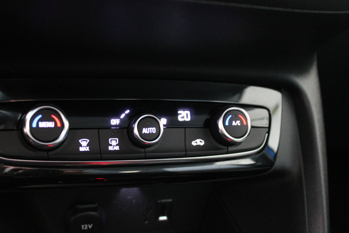 Acheter Opel Corsa E Corsa Electrique 136 ch & Batterie 50 kWh  5p occasion dans les concessions du Groupe Faurie