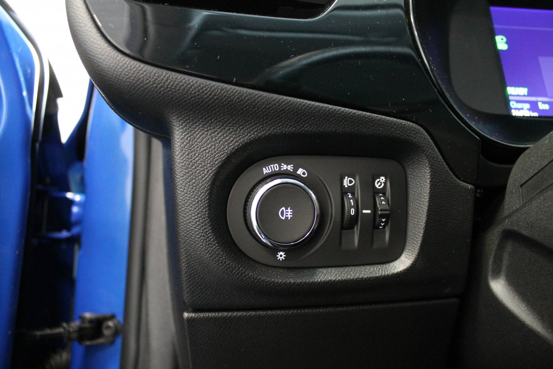 Acheter Opel Corsa E Corsa Electrique 136 ch & Batterie 50 kWh  5p occasion dans les concessions du Groupe Faurie