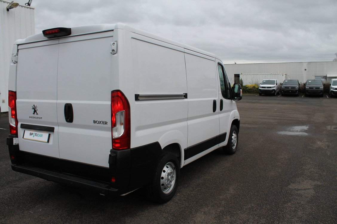 Acheter Peugeot Boxer BOXER TOLE 333 L1H1 BLUEHDI 140 S&S ASPHALT 4p occasion dans les concessions du Groupe Faurie