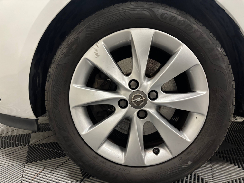 Acheter Opel Corsa E Corsa 1.4 Turbo 100 ch Excite 5p occasion dans les concessions du Groupe Faurie