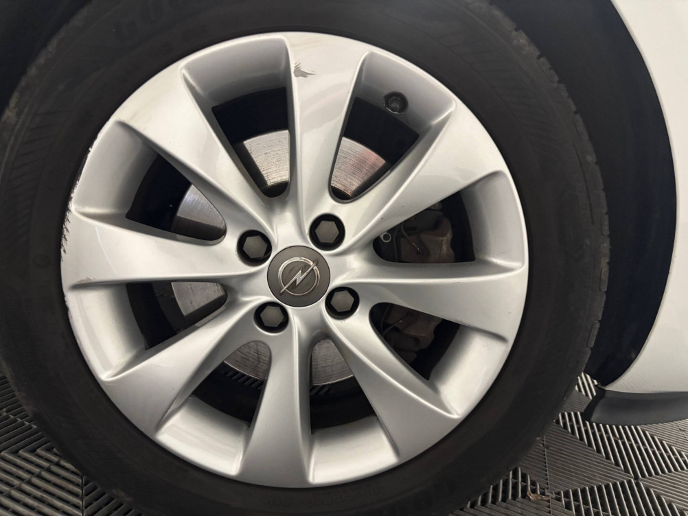 Acheter Opel Corsa E Corsa 1.4 Turbo 100 ch Excite 5p occasion dans les concessions du Groupe Faurie