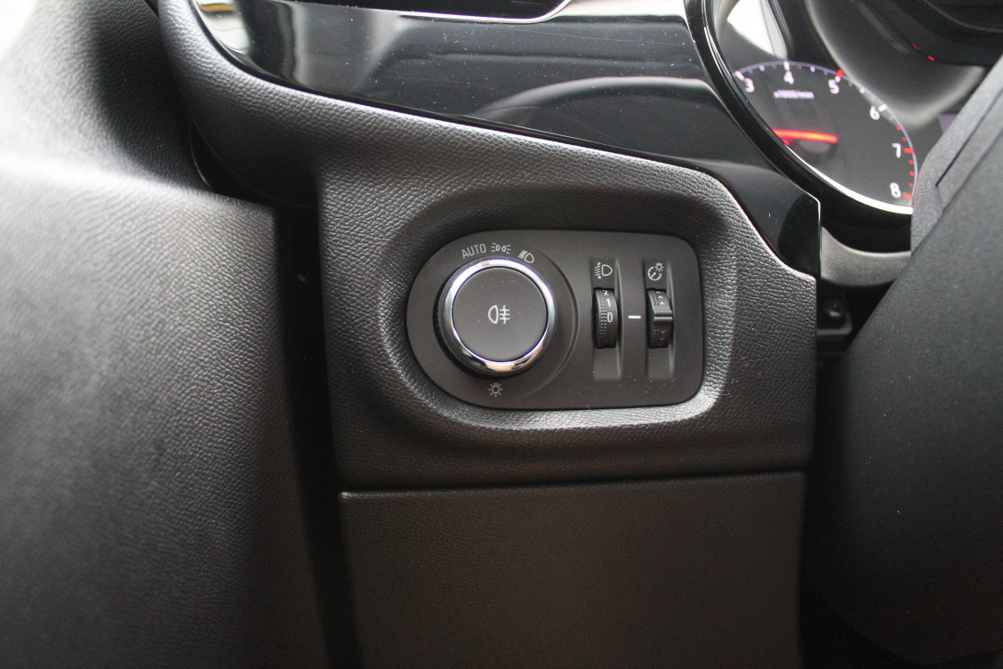 Acheter Opel Corsa Corsa 1.2 75 ch BVM5  5p occasion dans les concessions du Groupe Faurie