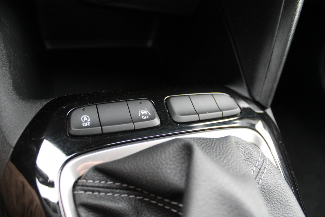 Acheter Opel Corsa Corsa 1.2 75 ch BVM5  5p occasion dans les concessions du Groupe Faurie