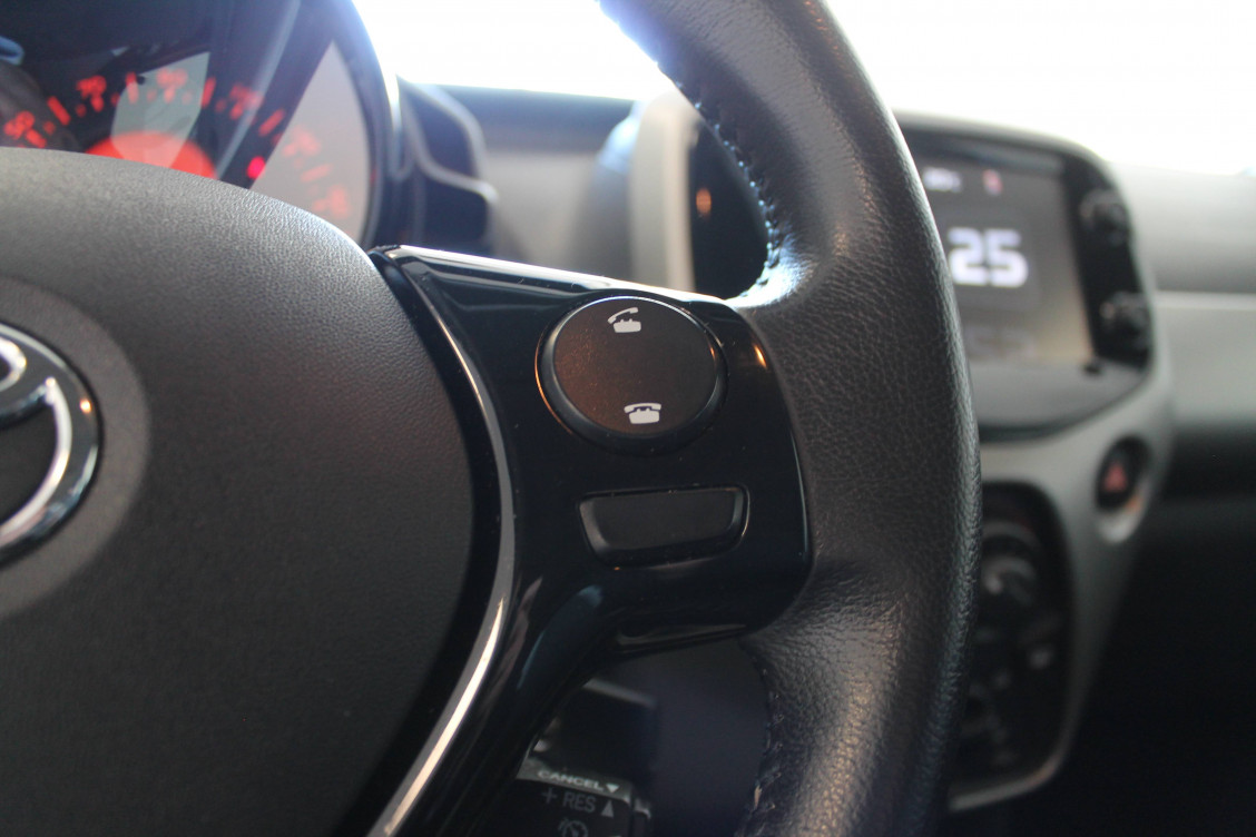 Acheter Toyota Aygo Aygo 1.0 VVT-i x-play 5p occasion dans les concessions du Groupe Faurie