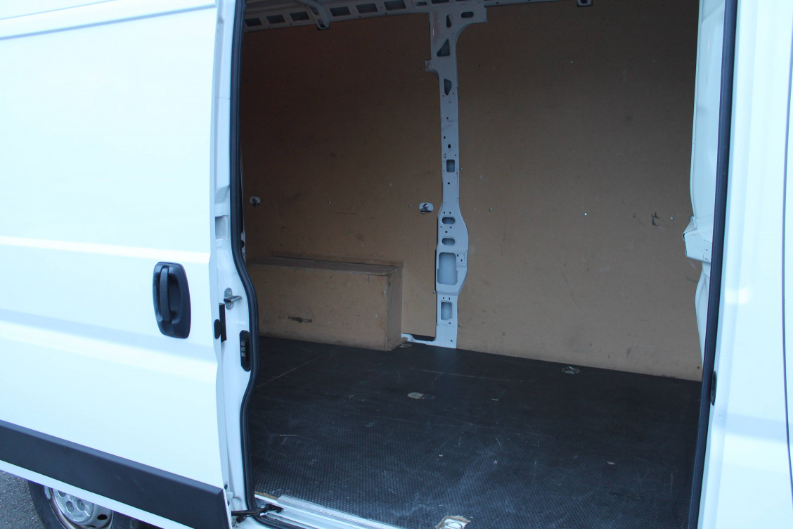 Acheter Peugeot Boxer BOXER TOLE 333 L2H2 BLUEHDI 140 S&S ASPHALT 4p occasion dans les concessions du Groupe Faurie