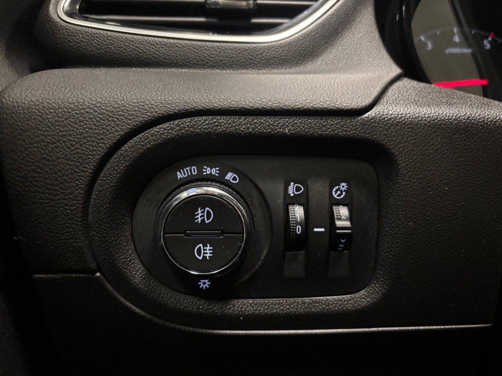 Acheter Opel Grandland X Grandland X 1.5 Diesel 130 ch Design & Tech 5p occasion dans les concessions du Groupe Faurie