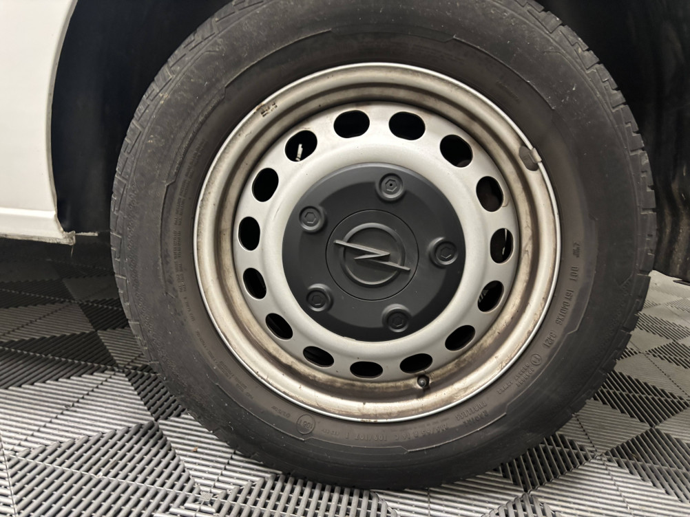 Acheter Opel Vivaro Fourgon VIVARO FGN L2 2.0 DIESEL 120 CH PTAC AUGMENTE PACK CLIM 4p occasion dans les concessions du Groupe Faurie