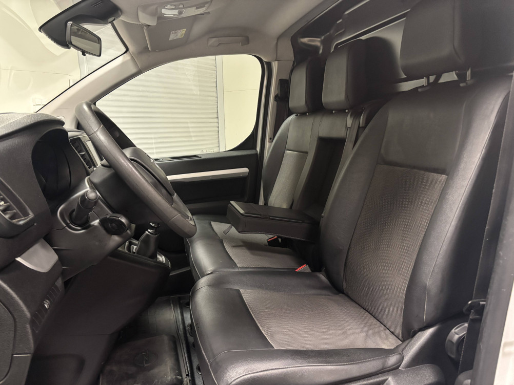 Acheter Opel Vivaro Fourgon VIVARO FGN L2 2.0 DIESEL 120 CH PTAC AUGMENTE PACK CLIM 4p occasion dans les concessions du Groupe Faurie