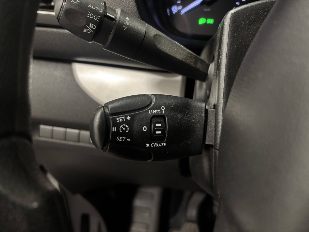 Acheter Opel Vivaro Fourgon VIVARO FGN L2 2.0 DIESEL 120 CH PTAC AUGMENTE PACK CLIM 4p occasion dans les concessions du Groupe Faurie