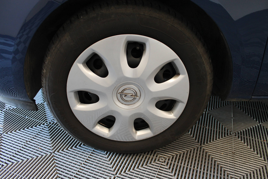 Acheter Opel Corsa E Corsa 1.4 90 ch Enjoy 5p occasion dans les concessions du Groupe Faurie