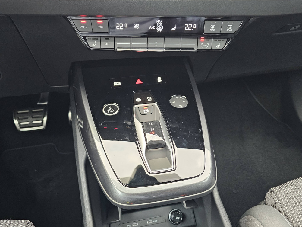 Acheter Audi Q4 Q4 e-tron Sportback 45 285 ch 82 kWh S line 5p neuf dans les concessions du Groupe Faurie