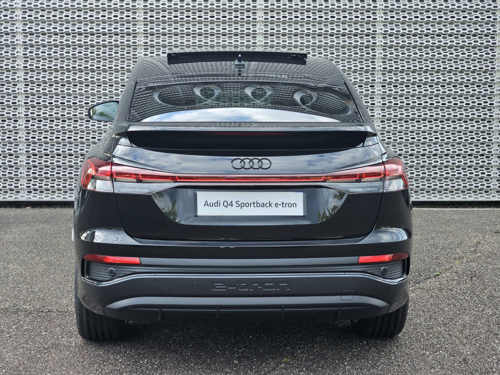 Acheter Audi Q4 Q4 e-tron Sportback 45 285 ch 82 kWh S line 5p neuf dans les concessions du Groupe Faurie