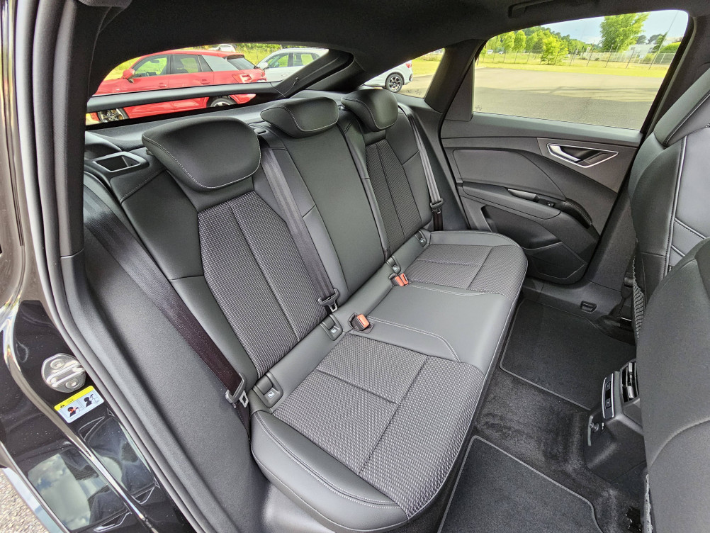 Acheter Audi Q4 Q4 e-tron Sportback 45 285 ch 82 kWh S line 5p neuf dans les concessions du Groupe Faurie