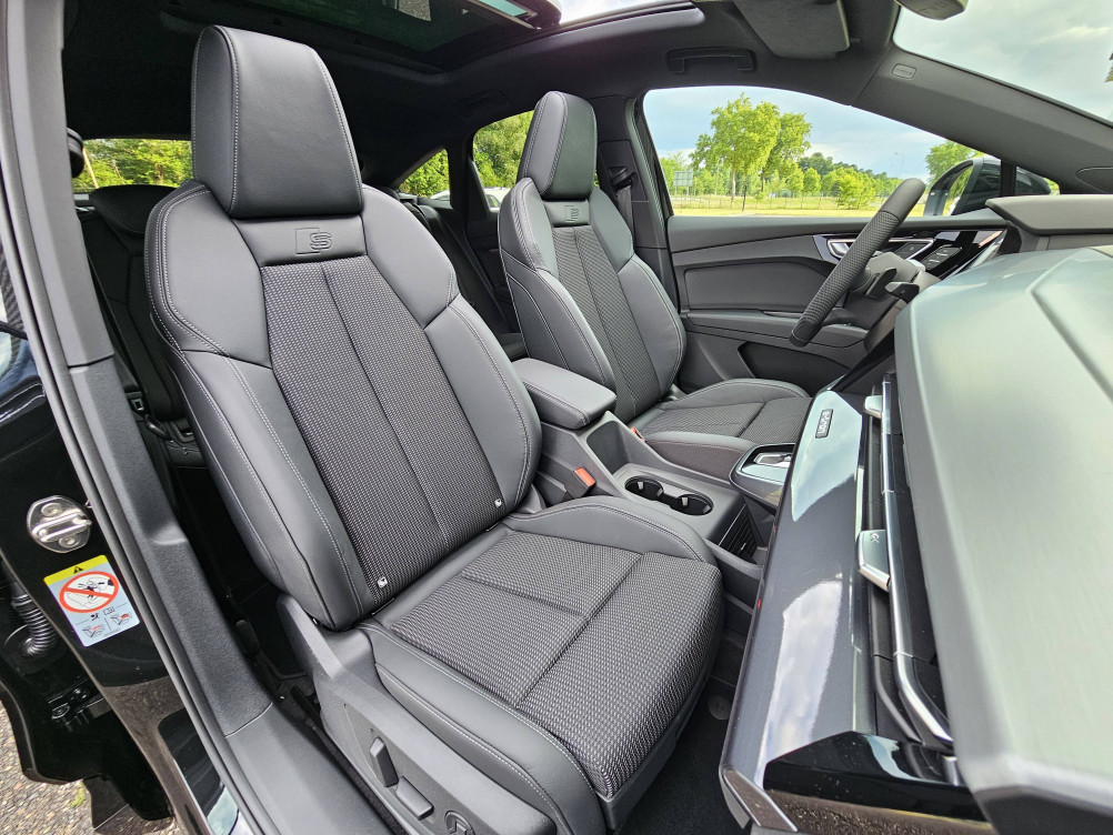 Acheter Audi Q4 Q4 e-tron Sportback 45 285 ch 82 kWh S line 5p neuf dans les concessions du Groupe Faurie
