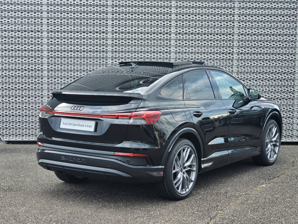 Acheter Audi Q4 Q4 e-tron Sportback 45 285 ch 82 kWh S line 5p neuf dans les concessions du Groupe Faurie