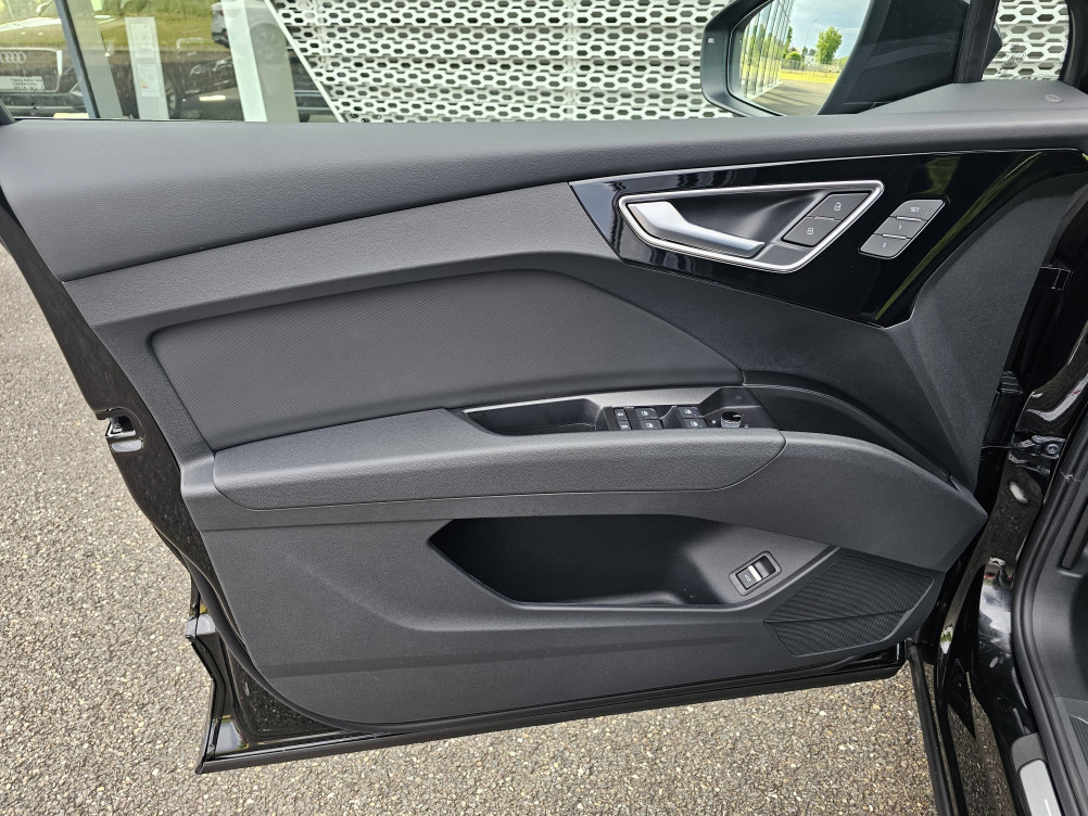 Acheter Audi Q4 Q4 e-tron Sportback 45 285 ch 82 kWh S line 5p neuf dans les concessions du Groupe Faurie