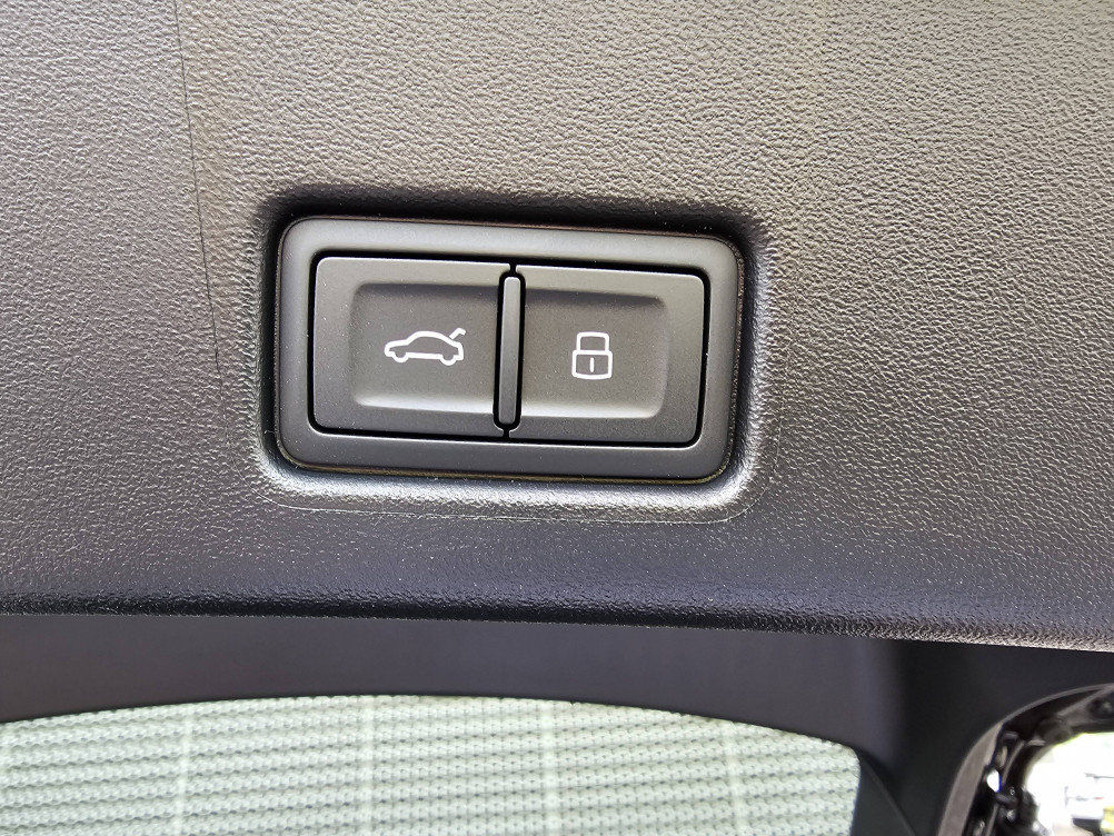Acheter Audi Q4 Q4 e-tron Sportback 45 285 ch 82 kWh S line 5p neuf dans les concessions du Groupe Faurie
