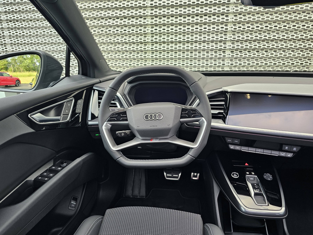 Acheter Audi Q4 Q4 e-tron Sportback 45 285 ch 82 kWh S line 5p neuf dans les concessions du Groupe Faurie