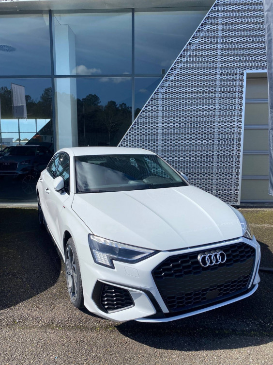 Acheter Audi A3 A3 Sportback 40 TFSIe 204 S tronic 6 S Line 5p neuf dans les concessions du Groupe Faurie