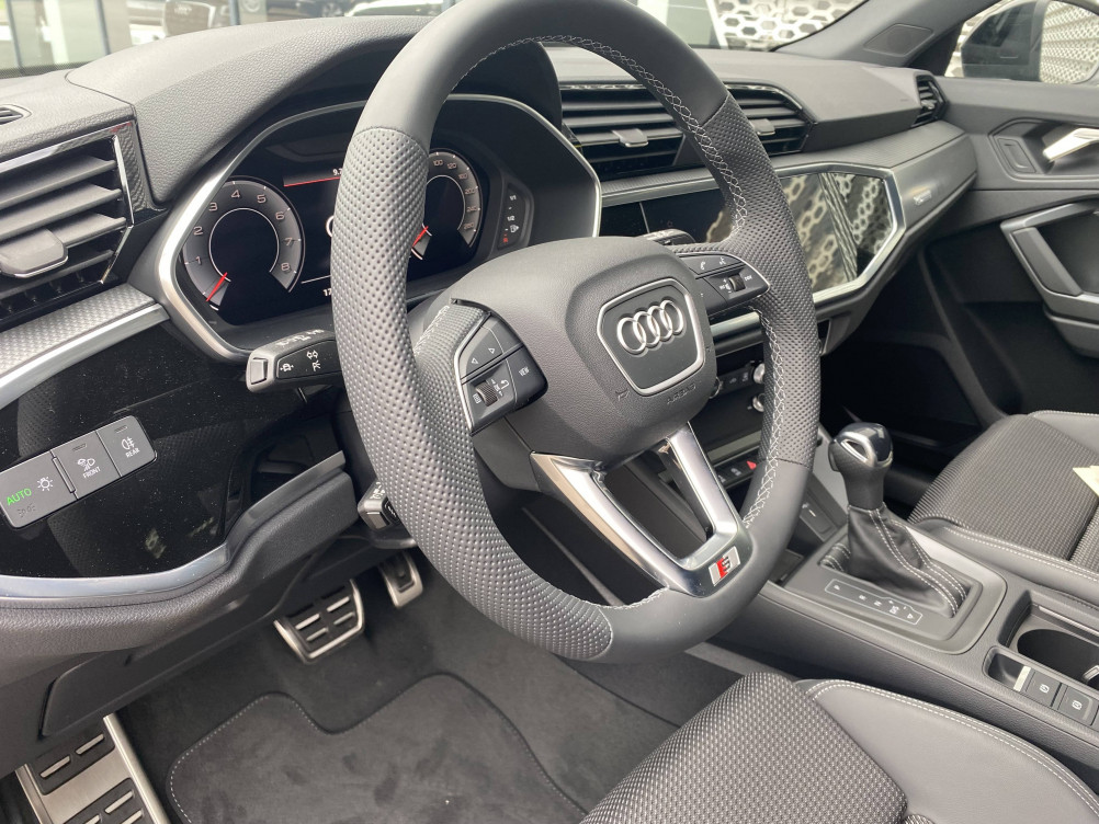 Acheter Audi Q3 Q3 35 TFSI 150 ch S tronic 7 S line 5p neuf dans les concessions du Groupe Faurie