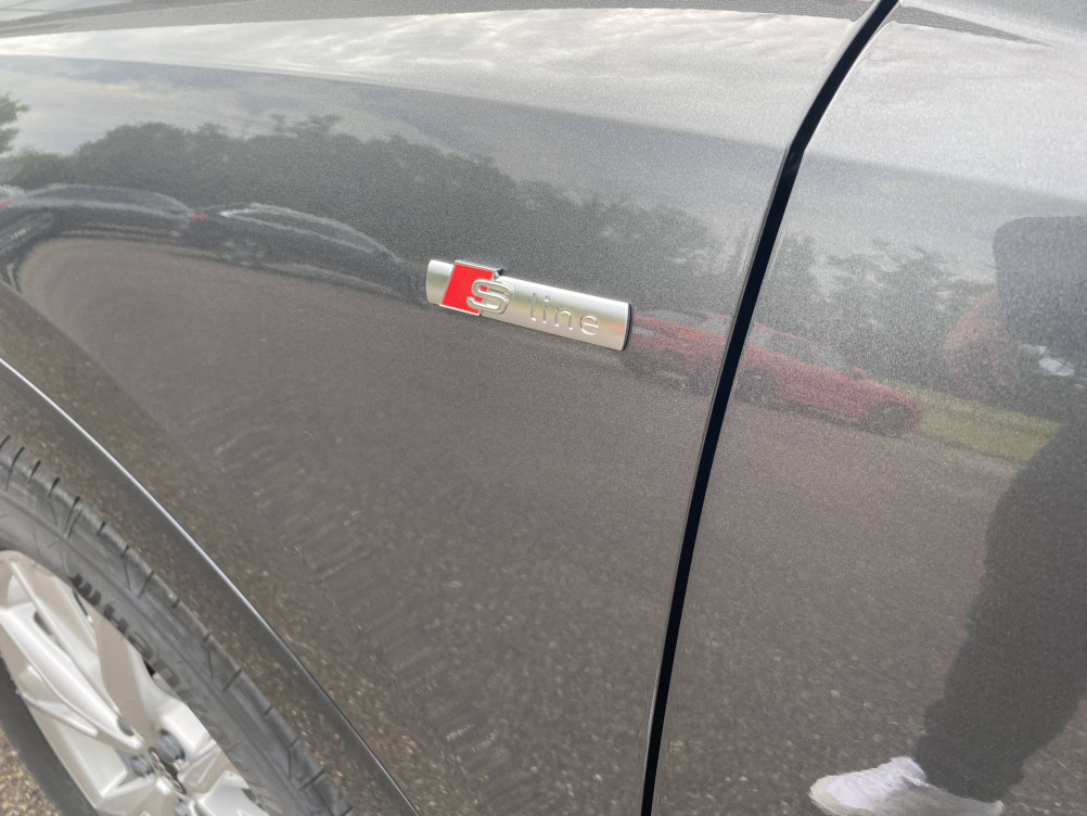 Acheter Audi Q3 Q3 35 TFSI 150 ch S tronic 7 S line 5p neuf dans les concessions du Groupe Faurie
