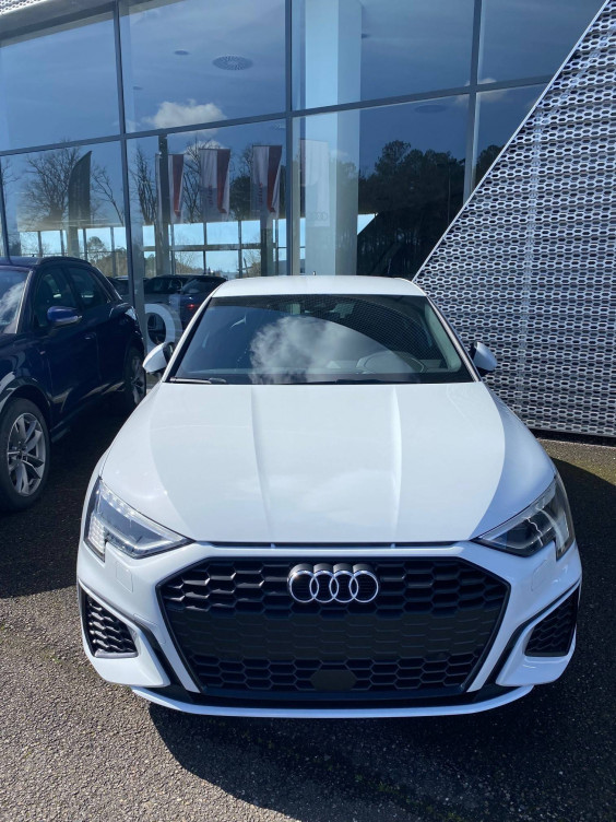 Acheter Audi A3 A3 Sportback 40 TFSIe 204 S tronic 6 S Line 5p neuf dans les concessions du Groupe Faurie