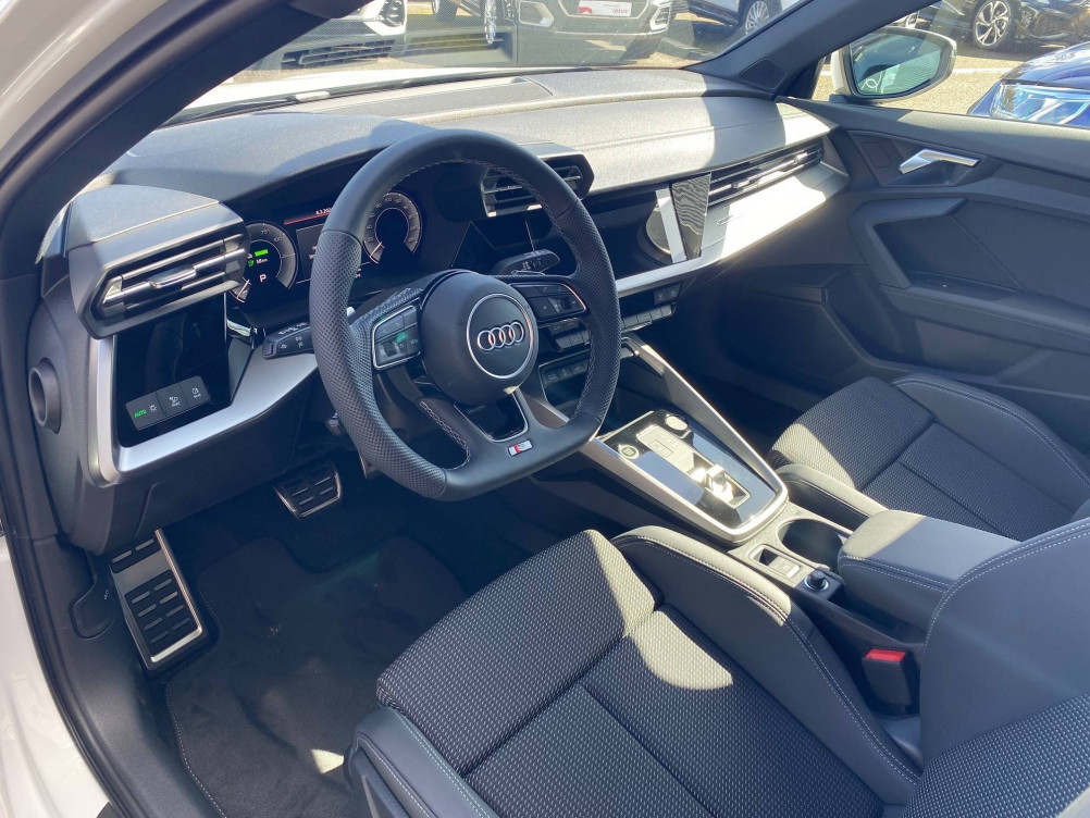 Acheter Audi A3 A3 Sportback 40 TFSIe 204 S tronic 6 S Line 5p neuf dans les concessions du Groupe Faurie