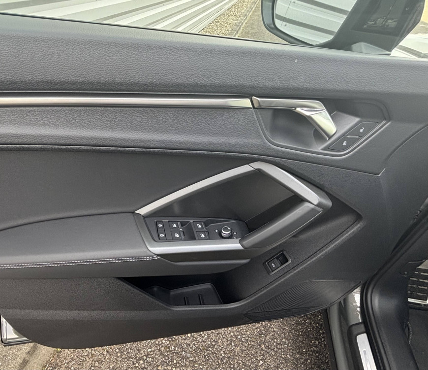Acheter Audi Q3 Q3 35 TFSI 150 ch S tronic 7 S line 5p neuf dans les concessions du Groupe Faurie