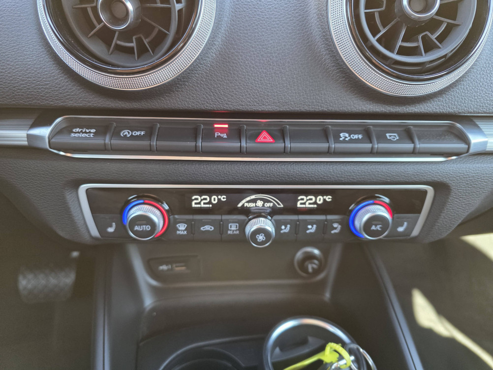 Acheter Audi A3 A3 Sportback 30 TFSI 116 S tronic 7 Design Luxe 5p occasion dans les concessions du Groupe Faurie