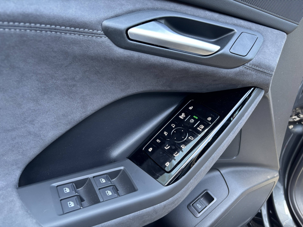 Acheter Audi Q6 E-TRON Q6 e-tron Sportback 306 ch 100 kWh performance S line 5p neuf dans les concessions du Groupe Faurie