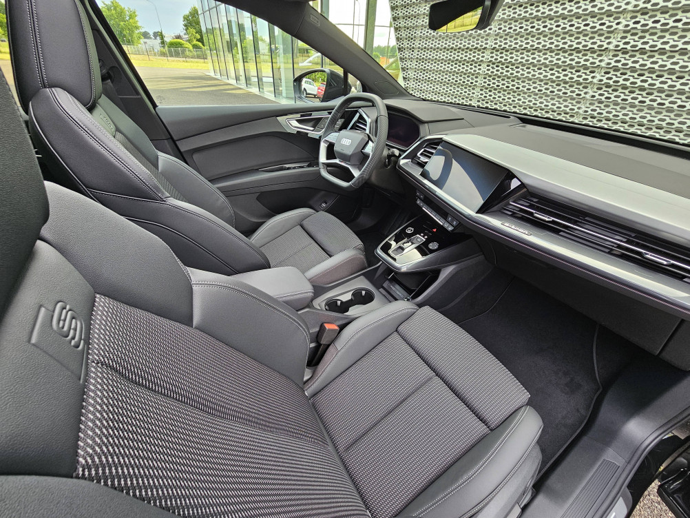Acheter Audi Q4 Q4 e-tron Sportback 45 285 ch 82 kWh S line 5p neuf dans les concessions du Groupe Faurie