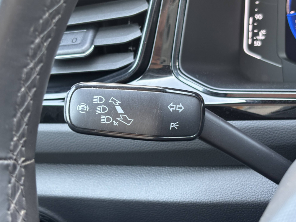Acheter Volkswagen T-Roc T-Roc 1.5 TSI EVO 150 Start/Stop DSG7 R-Line 5p occasion dans les concessions du Groupe Faurie