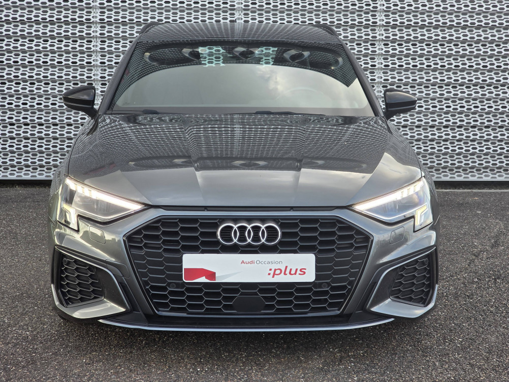 Acheter Audi A3 A3 Sportback 35 TFSI Mild Hybrid 150 S tronic 7 S Line 5p occasion dans les concessions du Groupe Faurie