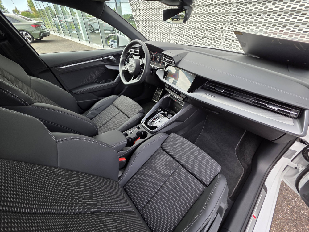 Acheter Audi A3 A3 Sportback TFSI Mild Hybrid 150 S tronic 7 S line 5p occasion dans les concessions du Groupe Faurie