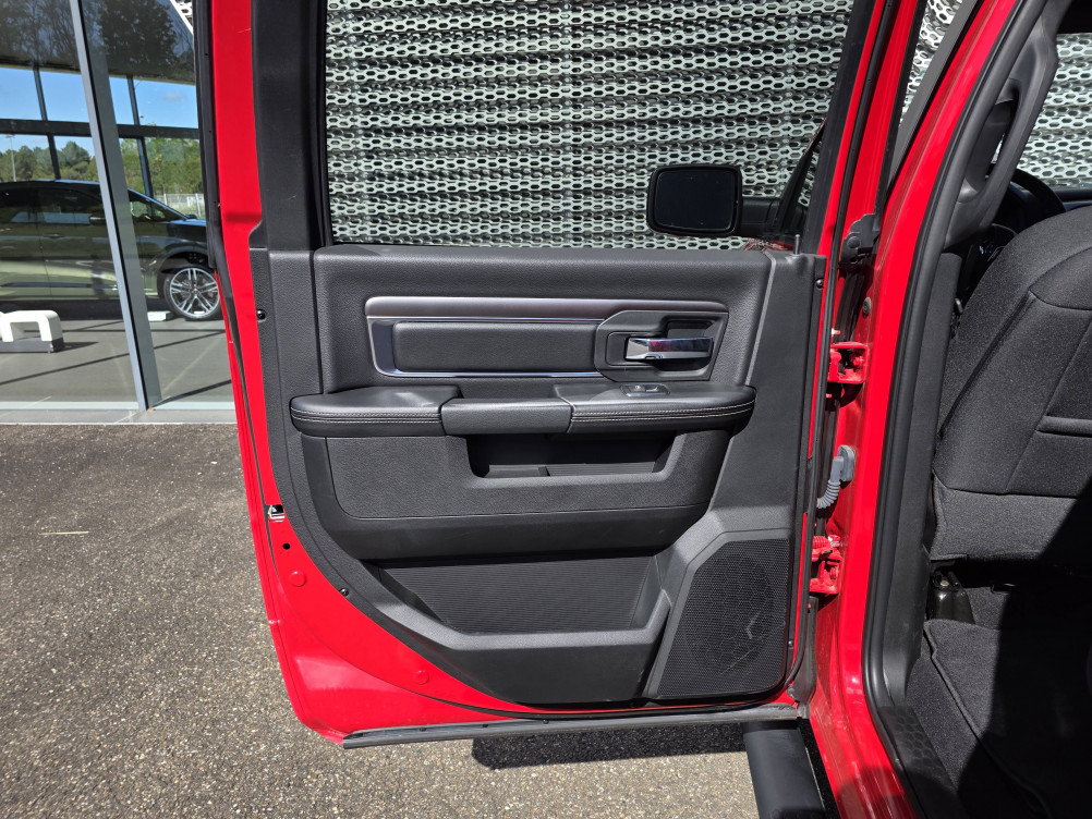 Acheter Dodge RAM Nitro DODGE RAM 1500 Crew Cab SLT WARLOCK 5p occasion dans les concessions du Groupe Faurie
