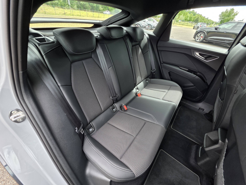 Acheter Audi Q4 Q4 e-tron Sportback 50 quattro 299 ch 82 kW S line 5p occasion dans les concessions du Groupe Faurie