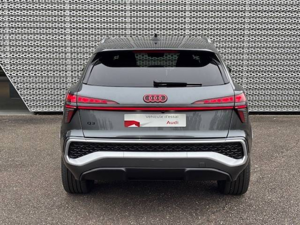 Acheter Audi Q3 Q3 e-hybrid 272 ch S tronic 6 S line 5p neuf dans les concessions du Groupe Faurie