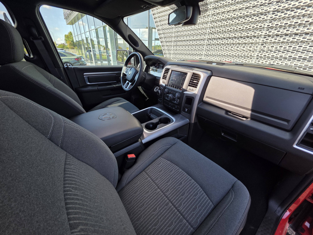 Acheter Dodge RAM Nitro DODGE RAM 1500 Crew Cab SLT WARLOCK 5p occasion dans les concessions du Groupe Faurie