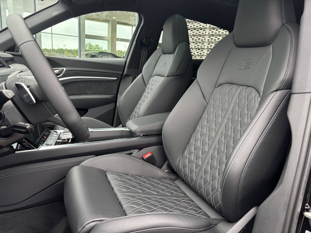 Acheter Audi Q8 e-tron Q8 e-tron Sportback 55 408 ch 114 kWh Quattro S line 5p neuf dans les concessions du Groupe Faurie
