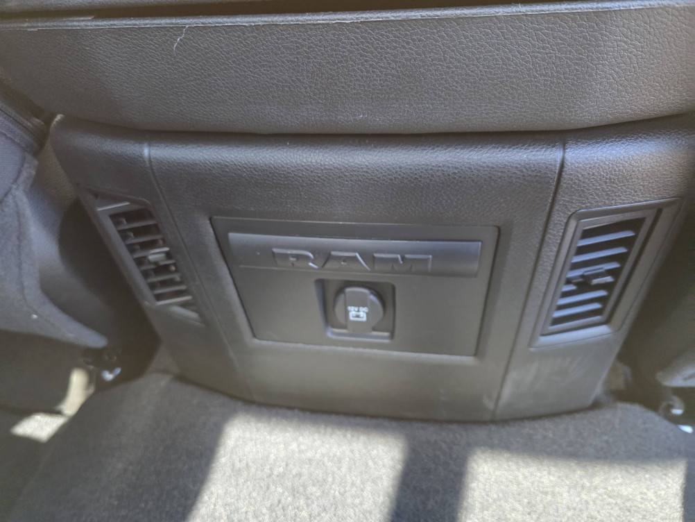 Acheter Dodge RAM Nitro DODGE RAM 1500 Crew Cab SLT WARLOCK 5p occasion dans les concessions du Groupe Faurie