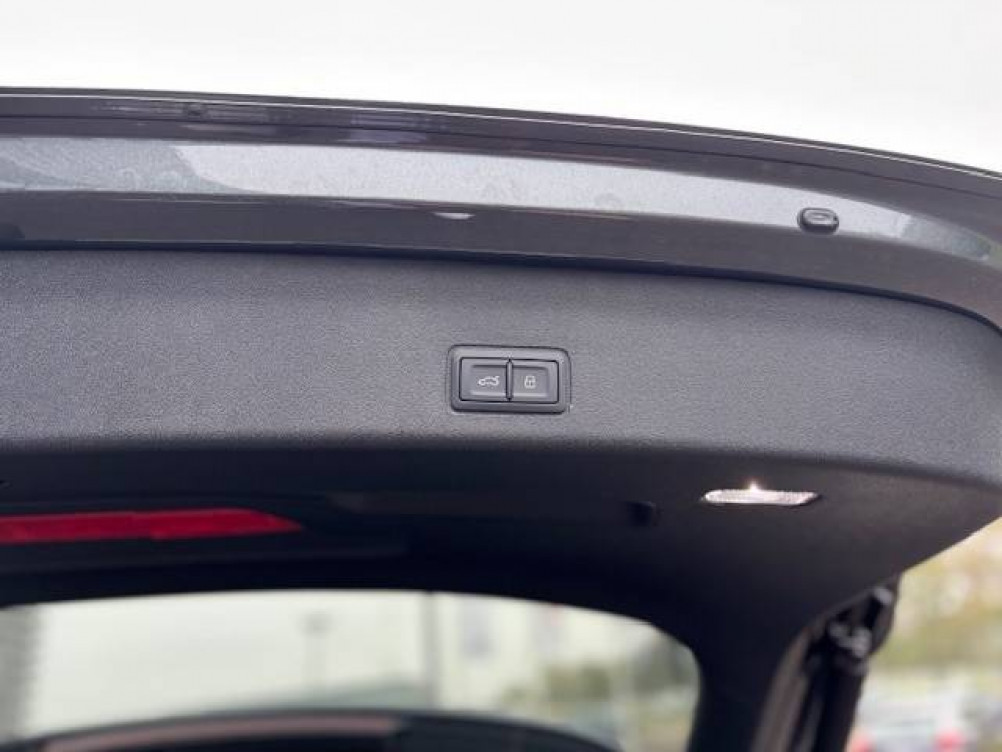 Acheter Audi Q3 Q3 e-hybrid 272 ch S tronic 6 S line 5p neuf dans les concessions du Groupe Faurie