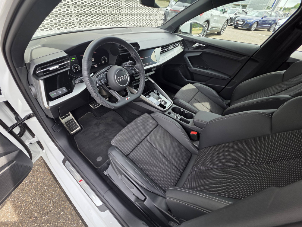Acheter Audi A3 A3 Sportback 40 TFSIe 204 S tronic 6 S Line 5p neuf dans les concessions du Groupe Faurie