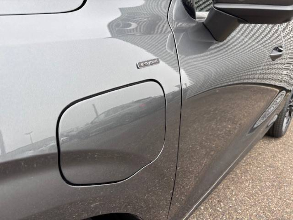 Acheter Audi Q3 Q3 e-hybrid 272 ch S tronic 6 S line 5p neuf dans les concessions du Groupe Faurie