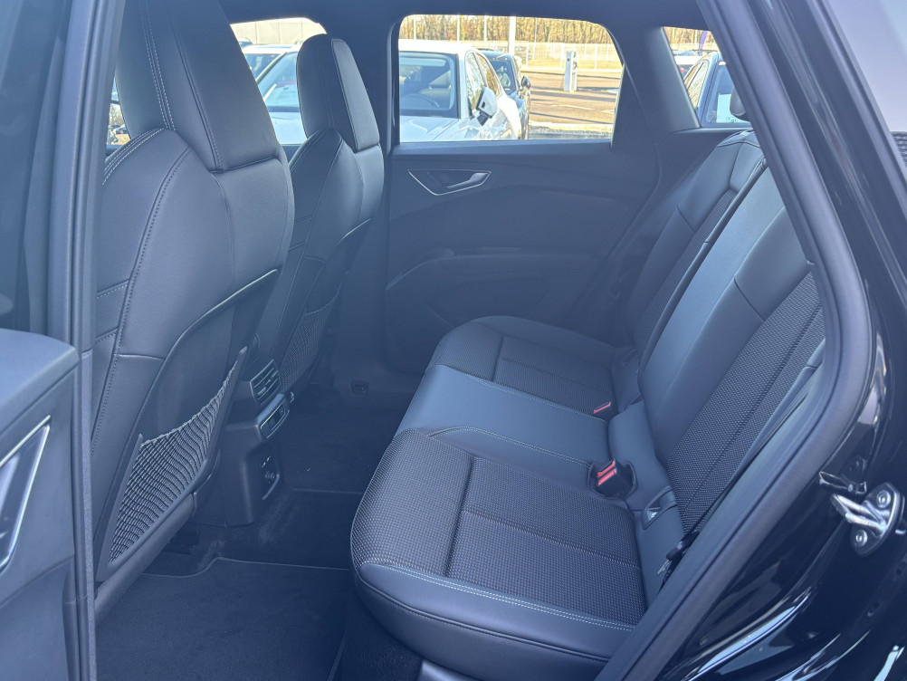 Acheter Audi Q4 Q4 e-tron 45 285 ch 82 kWh S LINE 5p neuf dans les concessions du Groupe Faurie