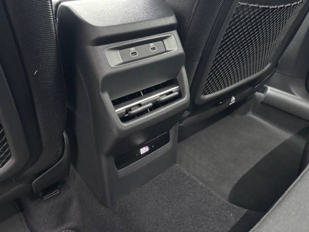 Acheter Audi Q3 Q3 e-hybrid 272 ch S tronic 6 S line 5p neuf dans les concessions du Groupe Faurie