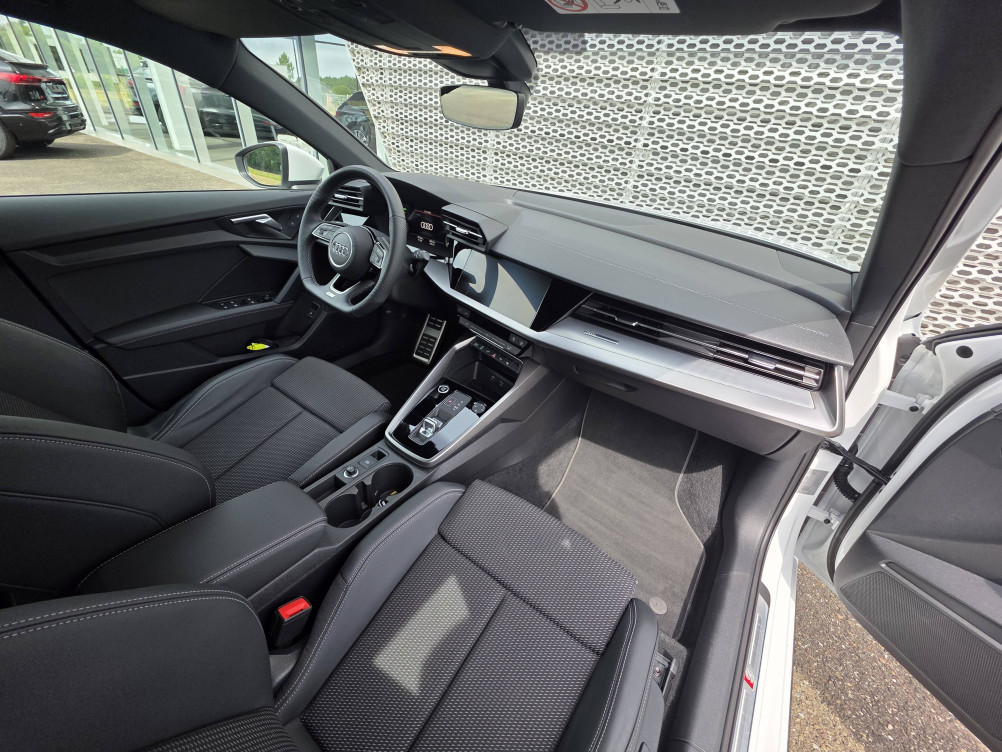Acheter Audi A3 A3 Sportback 40 TFSIe 204 S tronic 6 S Line 5p neuf dans les concessions du Groupe Faurie