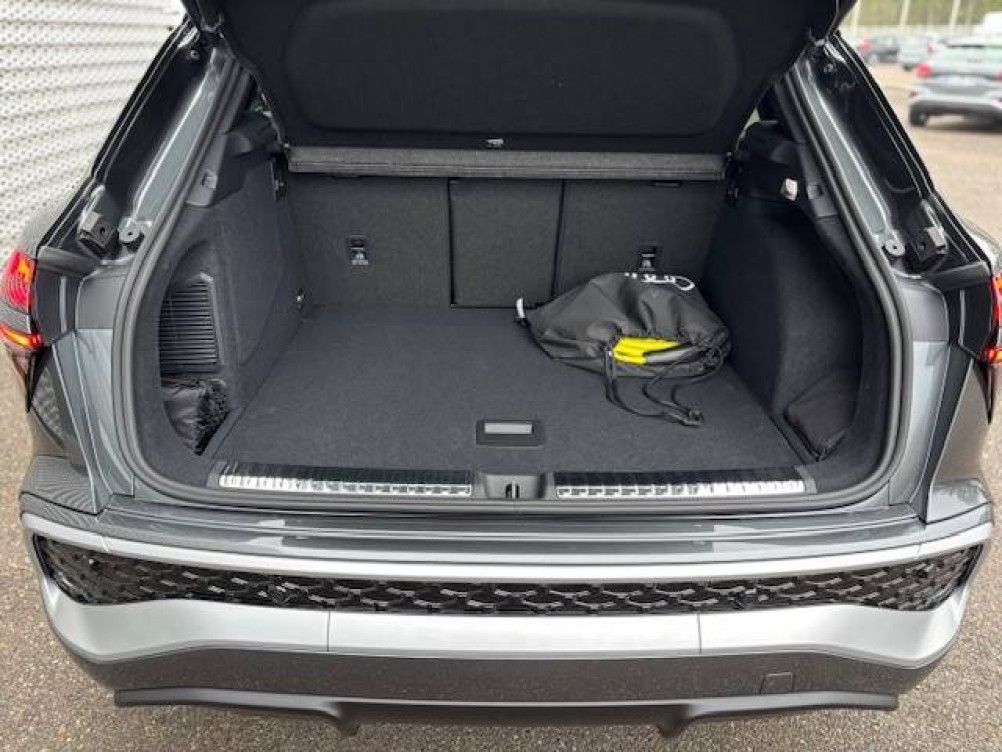 Acheter Audi Q3 Q3 e-hybrid 272 ch S tronic 6 S line 5p neuf dans les concessions du Groupe Faurie